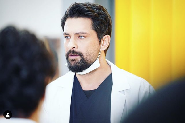 Mucize Doktor'un Ferman'ı Onur Tuna 'Vebalini ödeyemez' deyip şehitler için paylaştı - Resim: 1