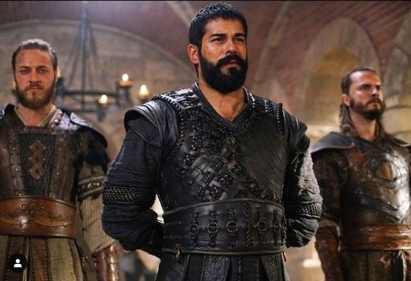 Kuruluş Osman dizisinin yıldızı Burak Özçivit yaptığıyla herkesin gönlünü kazandı - Resim: 1