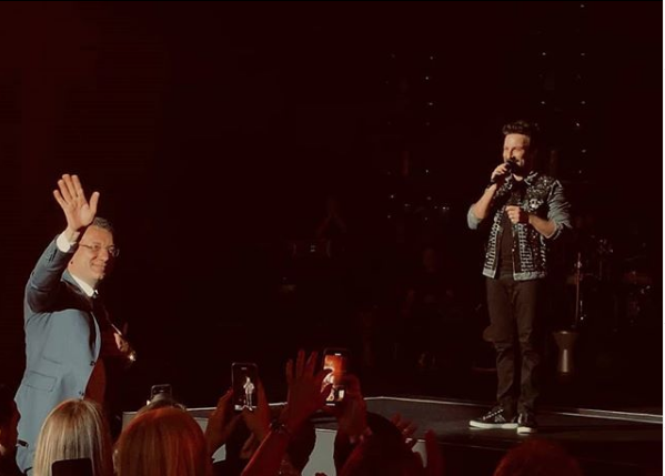 Ekrem İmamoğlu ve Tunç Soyer'e övgüler yağdırdı Tarkan Harbiye'de ayakta alkışlattı - Resim: 3