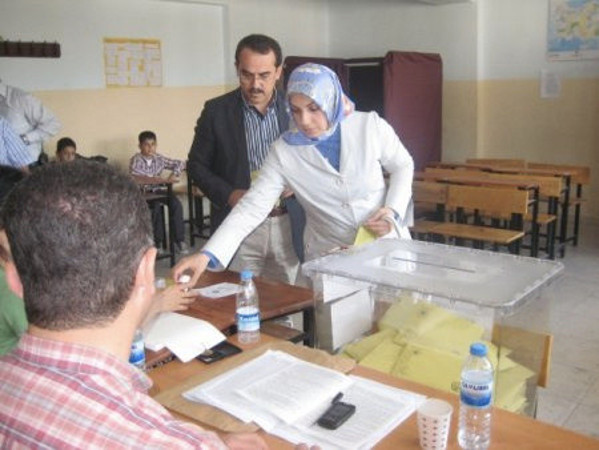 Sadullah Ergin eşi Şükran Ergin kimdir? Sadullah Ergin babası ve çocukları kim? - Resim: 0