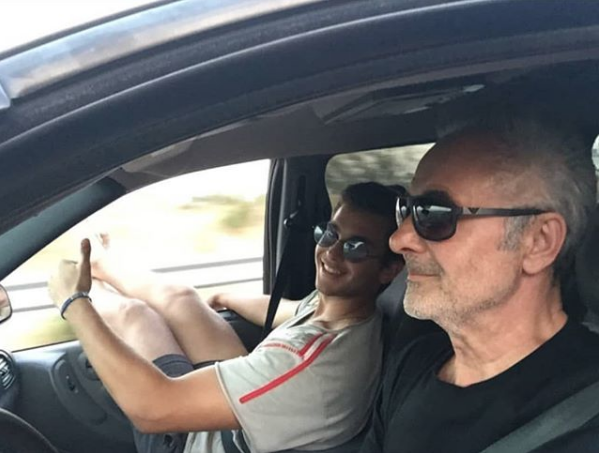 Mehmet Aslantuğ'un oğlu özür diledi! O poz başını yakmıştı - Resim: 2