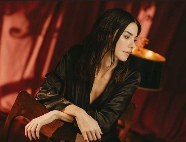 Serenay Sarıkaya ve Cem Yılmaz'ın havuz sorusu Defne Samyeli'yi çıldırttı - Resim: 4