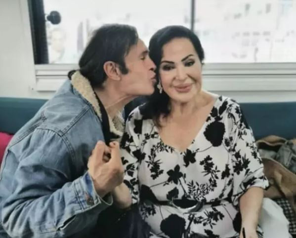 Yurt dışında olan Türkan Şoray, aldığı ölüm haberi ile yıkıldı - Resim: 0