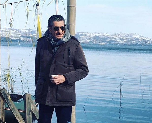 Erkan Petekkaya alkollü uçağa bindi yolcularla kavga etti olay görüntüler - Resim: 2