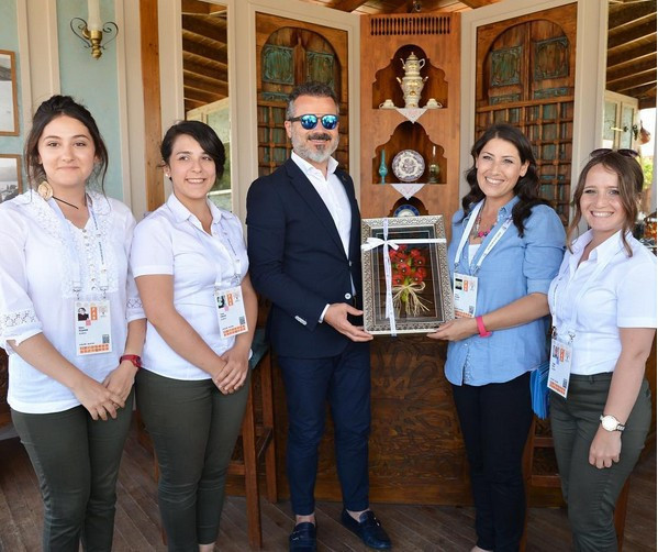 AK Partili eski bakanın yeni imajı instagramı salladı! - Resim: 3