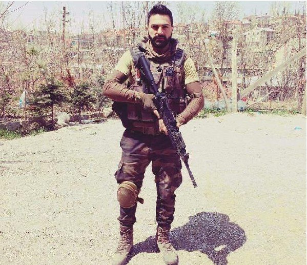 Şehit polis Dündar'ı son yolculuğuna 15 bin kişi uğurladı - Resim: 3