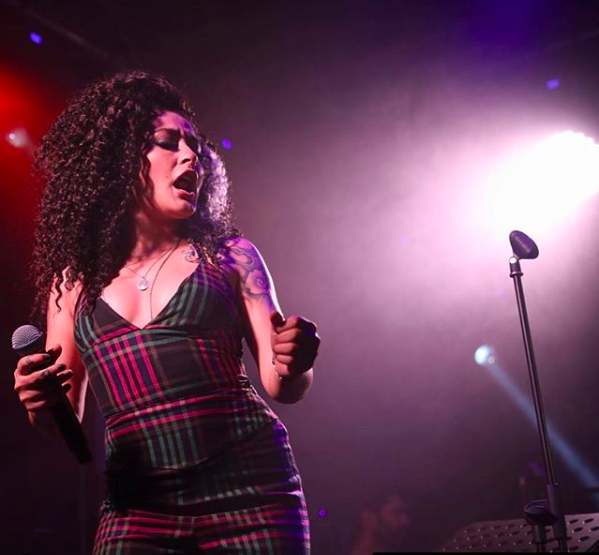 Melek Mosso konserinde ne dedi Melek Mosso kimdir gerçek adı? - Resim: 1