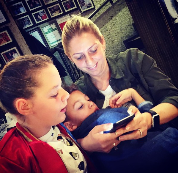 Defne Joy Foster'ın oğlu büyüdü son haline bakın  - Resim: 4