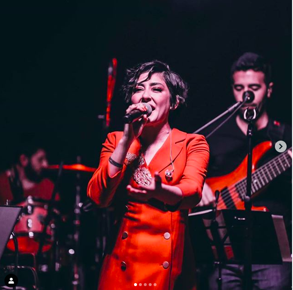 Melek Mosso konserinde bacağını açtı babayı alırsın dedi! - Resim: 3