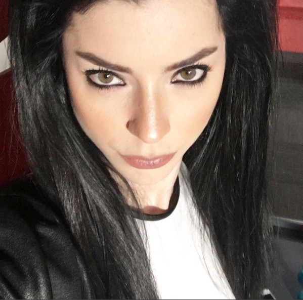 Merve Boluğur'un makyajsız haline bakın yok artık - Resim: 3