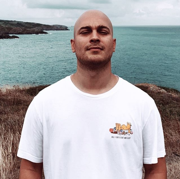 Çağatay Ulusoy'dan kariyerinde bir ilk yeni işi hayranlarını şaşırtacak - Resim: 1