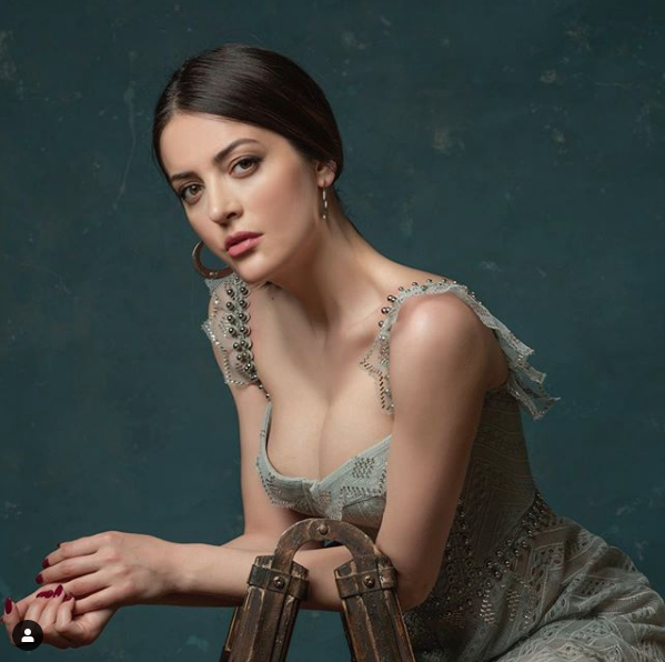 İrem Sak'ın mayolu pozu sosyal medyayı salladı! Olay yorumlar yapıldı - Resim: 1