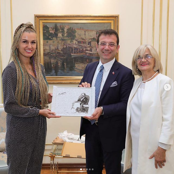 Tuğba Özay Ekrem İmamoğlu'nu makamında ziyaret etti yere göğe sığdıramadı - Resim: 2