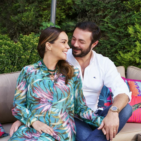 Şarkıcı Bengü kızı Zeynep'i kucağına aldı! Selim Selimoğlu ile evlenmişti - Resim: 2