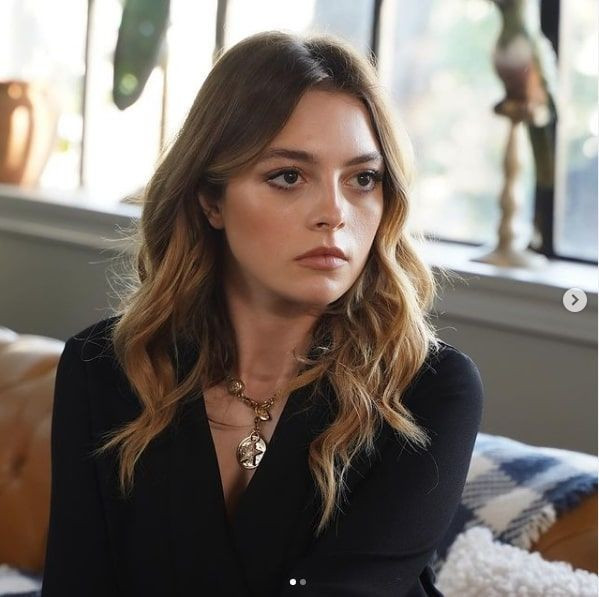 Sadakatsiz'in setinden Cansu Dere Melis Sezen paylaştı ikili büyüledi - Resim: 1