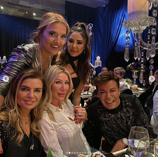 Demet Akalın ve Okan Kurt'un partisinde Seda Sayan ve Aleyna Tilki karşılıklı göbek attı - Resim: 2