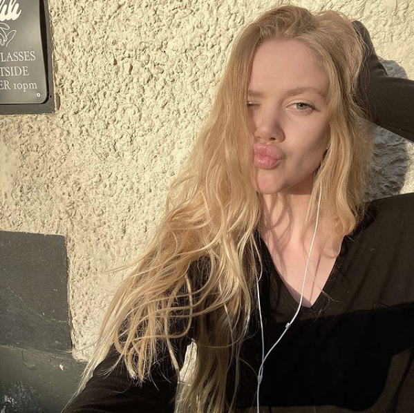 Serel Yereli'nin eski hali görenleri şoke etti öğrencilik yıllarında bakın nasıl - Resim: 1