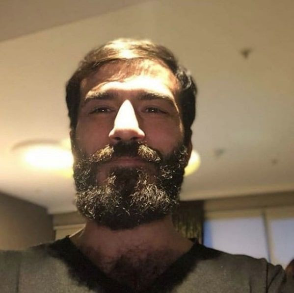 Atın cinsel organını gösterip bakın ne söyledi Dayı filminde ikinci taciz olayı! - Resim: 1