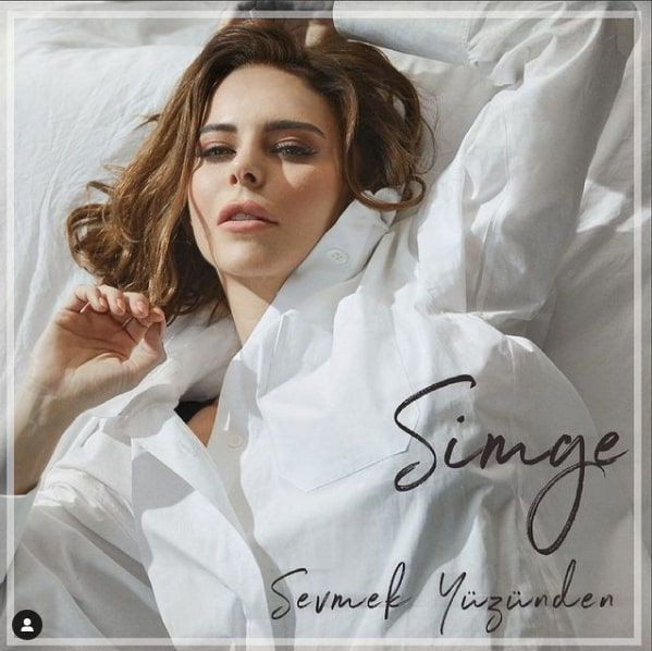 Simge Sağın yeni klibindeki cesur sahneleriyle mest etti pozları da olay oldu - Resim: 2