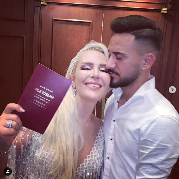 Kadın olup Gökhan Çıra ile evlenen Selin Ciğerci Demet Akalın işini anlattı - Resim: 1