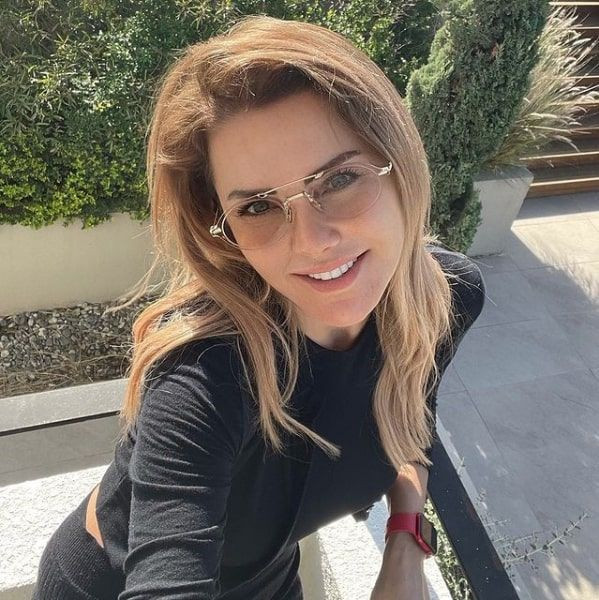 42'lik Ece Erken yasak aşkı yüzünden araba parçalamasına 'Ergenlik' deyip açıkladı - Resim: 3