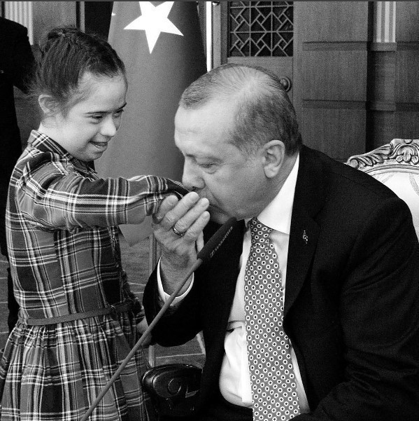 Günün en eğlenceli fotoğrafları Beştepe'den geldi - Resim: 3