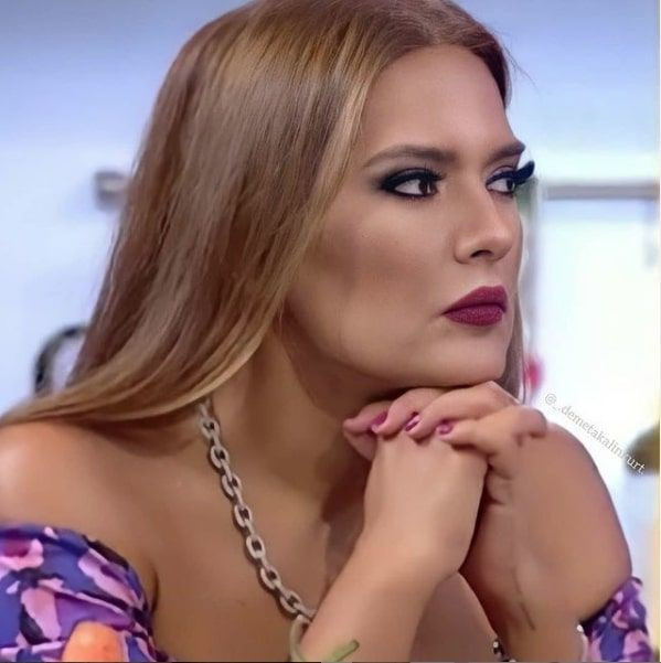 Demet Akalın tuvaleti pis bırakan ünlüye saydırdı İrem Derici 'ben değilim' dedi - Resim: 4