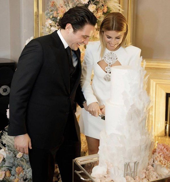 Hacı Sabancı ile Nazlı Kayı nişan töreninden ilk fotoğrafını paylaştı - Resim: 3