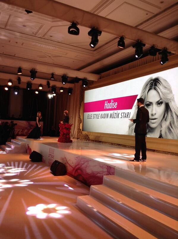 Hadise'nin derin dekoltesinin sırrı ortaya çıktı - Resim: 1