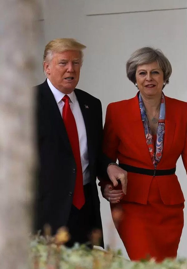 Trump ile May'in el ele fotoğraflarının altından büyük sır çıktı! - Resim: 2