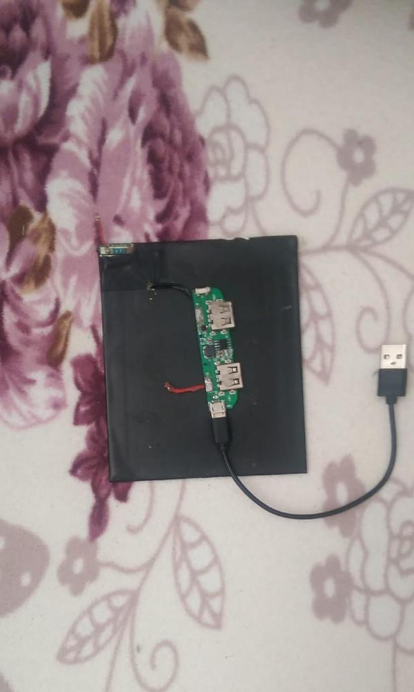 Olay yeri Erzurum! Bomba gibi patlayan powerbank parmağını kopardı - Resim: 0