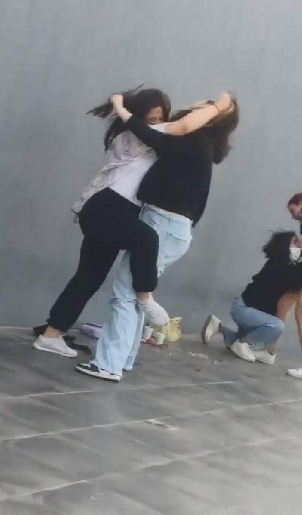 İzmir'de fenomen olmak için genç kızları öldüresiye dövmüşlerdi! Yeni detaylar çıktı - Resim: 1