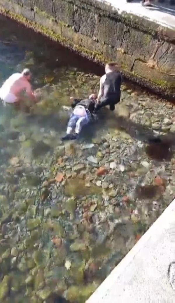 Sarıyer'de hareketli dakikalar! Denize düşen kadın için seferber oldular - Resim: 0