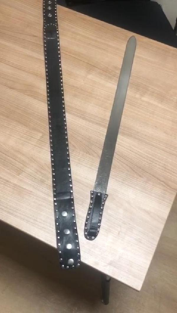 Esenyurt'ta şok! Şüpheli kişinin üzerinden kemer görünümlü döner bıçağı çıktı - Resim: 1