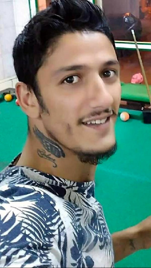 İki arkadaş evlerinde silahla öldürülmüş olarak bulundu - Resim: 1