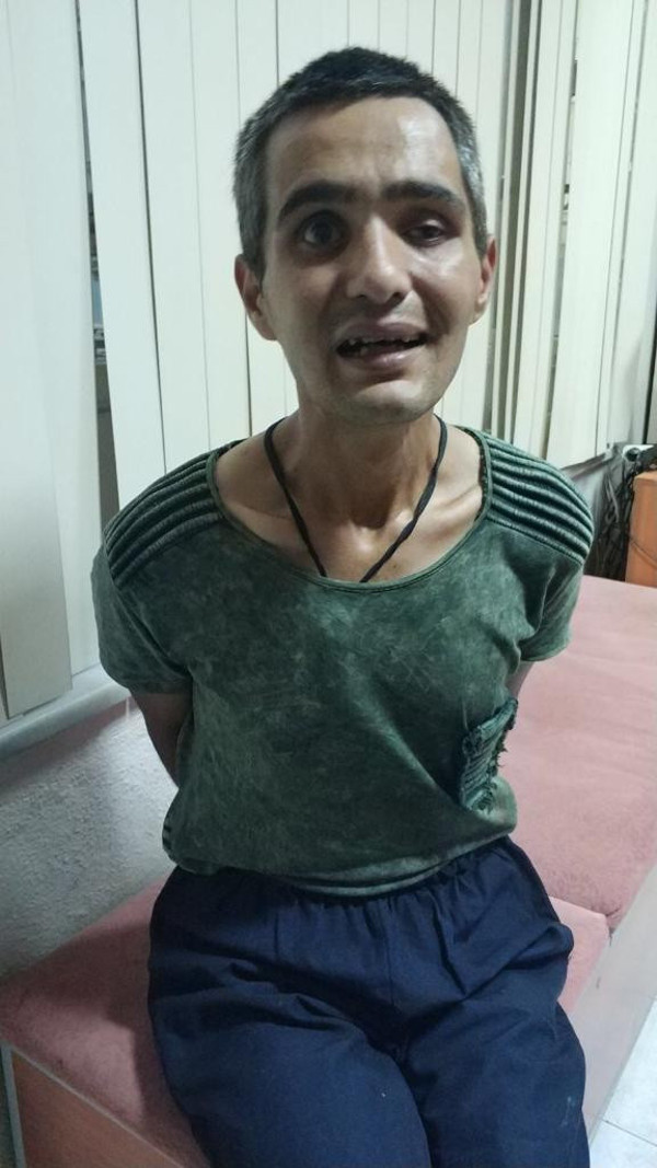 Balıkesir'de dehşet saçan üvey torun yakalandı - Resim: 0