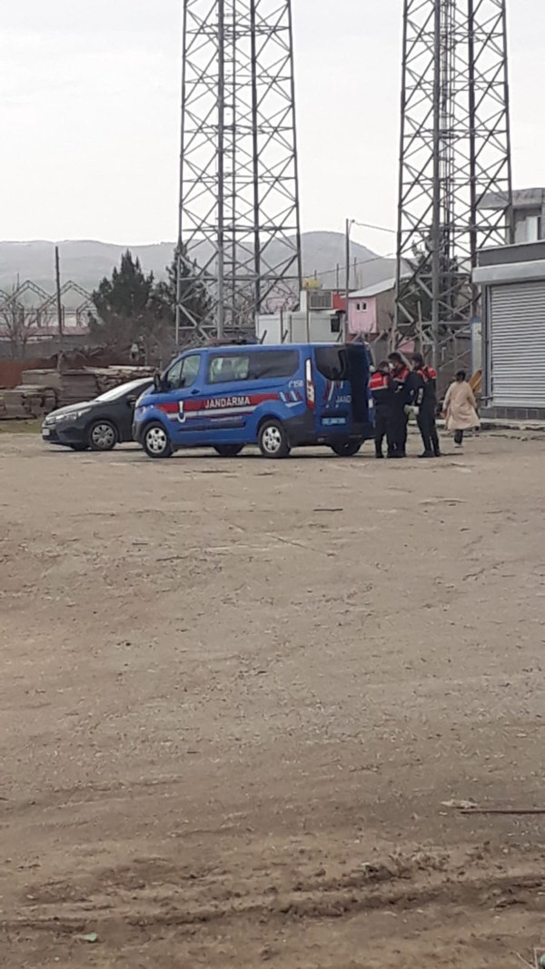 Batman'da damat kayınpeder tartışmasında kan aktı! Yere düşüp yığıldı - Resim: 0