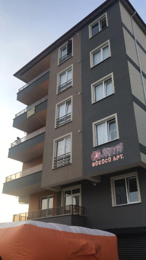 Konya'da 2 çocuk annesi pencereye çıkıp intihara kalkıştı! Sebebi... - Resim: 0