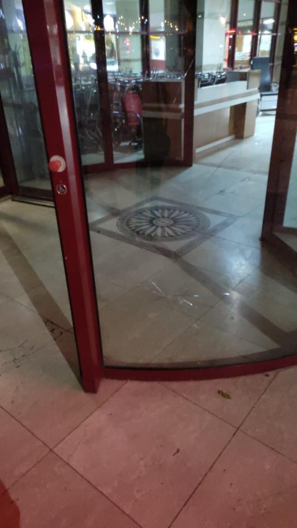 Diyarbakır'da cenaze kavgası! Tekme tokat birbirine girdiler - Resim: 0