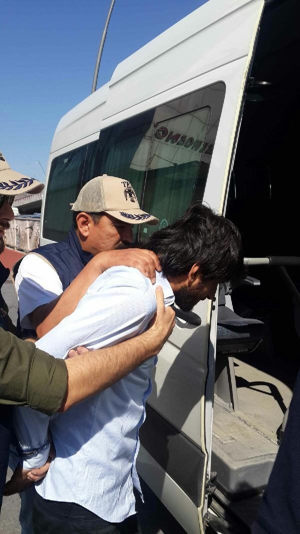 Yürüyüşe saldırıda kan donduran detay "kafirleri ez" - Resim: 2