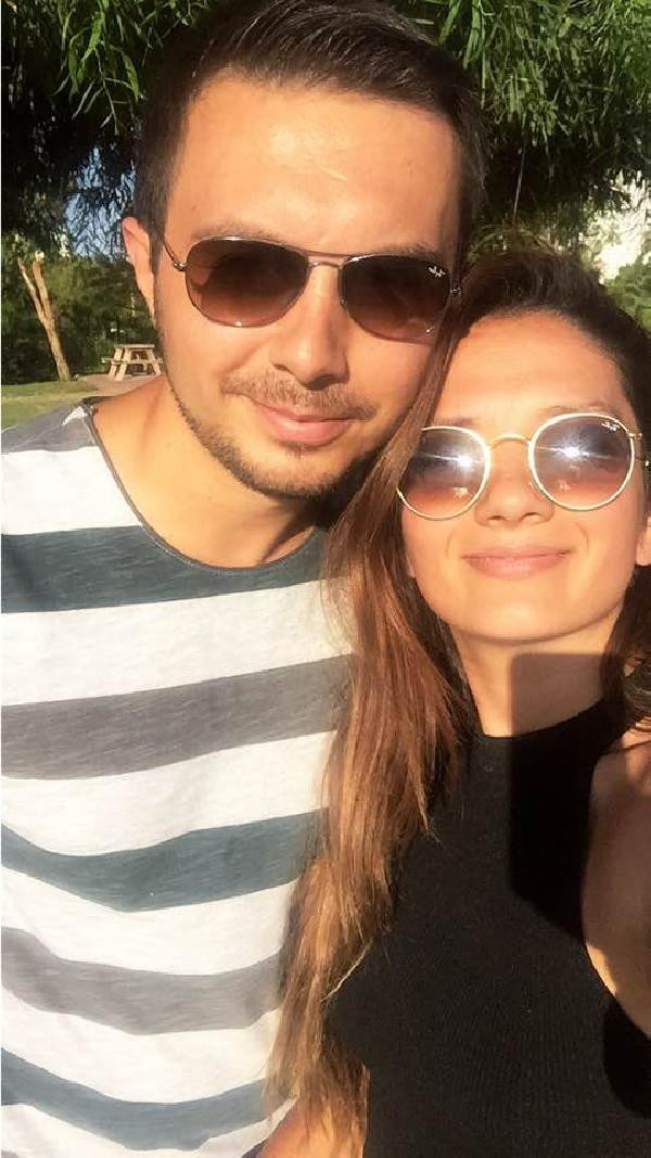 Şehit Üsteğmen'den yürek yakan fotoğraflar! Eşi ve annesi... - Resim: 1