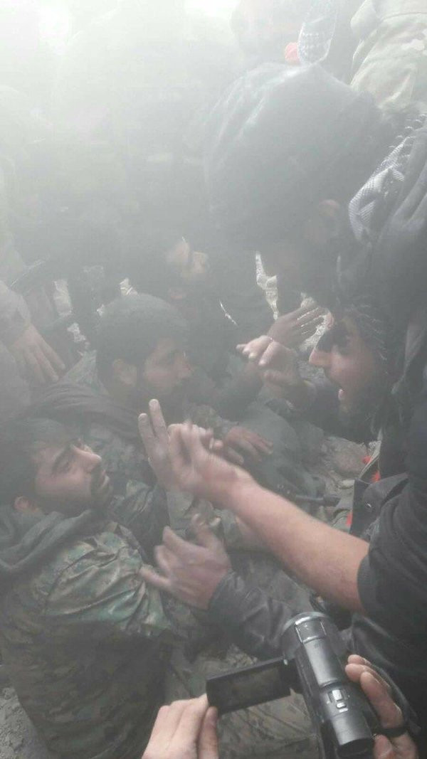 Burseya'dan sıcak görüntüler! PYD'liler böyle yakalandı! - Resim: 3