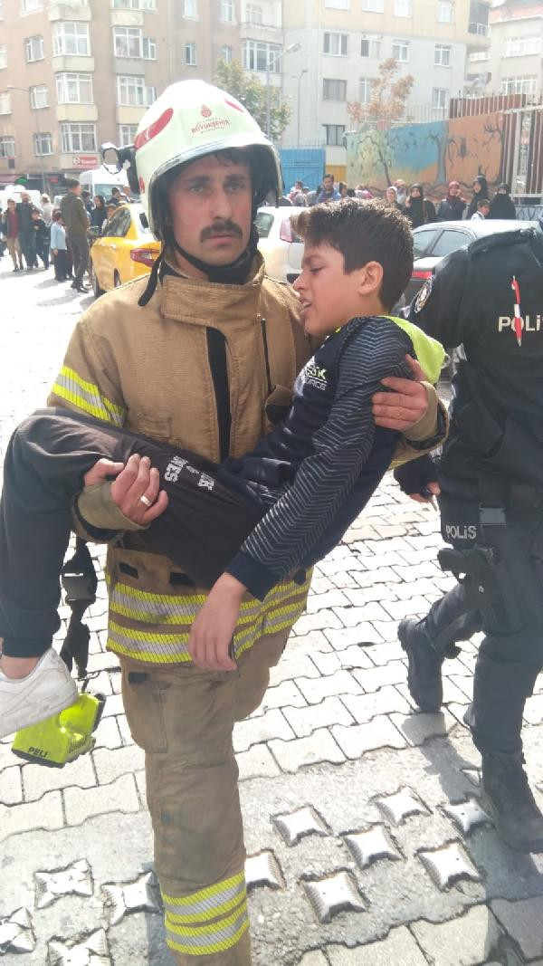 İstanbul'da okulda yangın paniği - Resim: 4