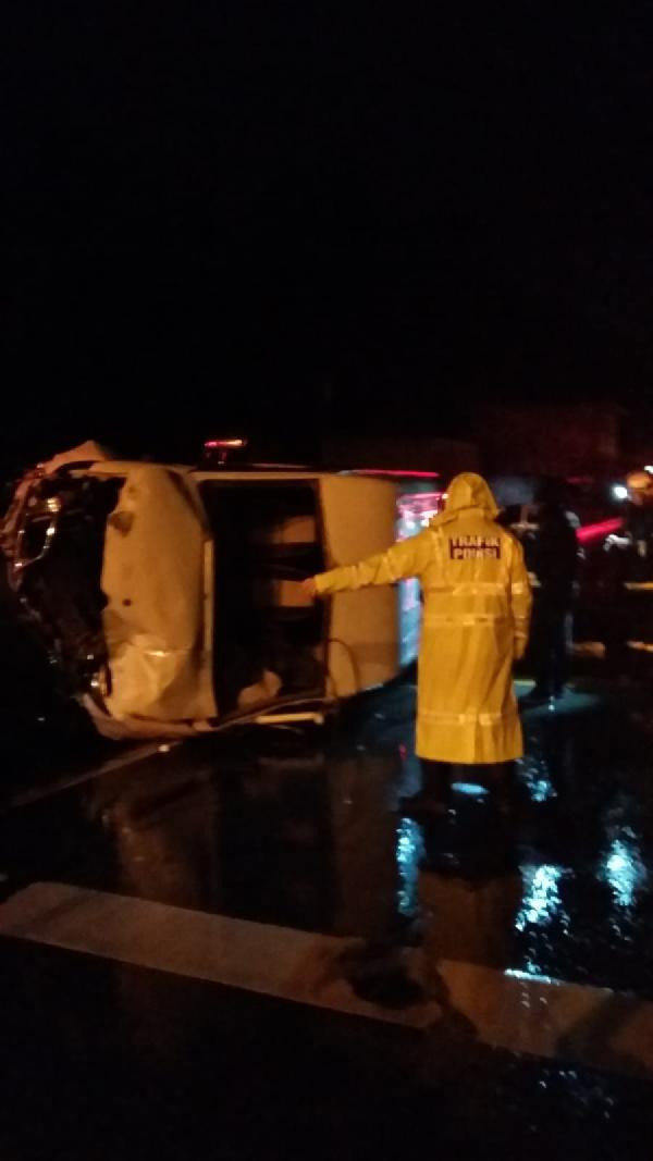 Maçtan dönen otobüs devrildi çok sayıda sporcu yaralandı - Resim: 2