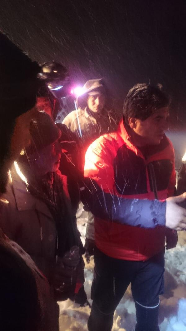 300 koyunla kaybolan çoban bakın nerede bulundu - Resim: 1