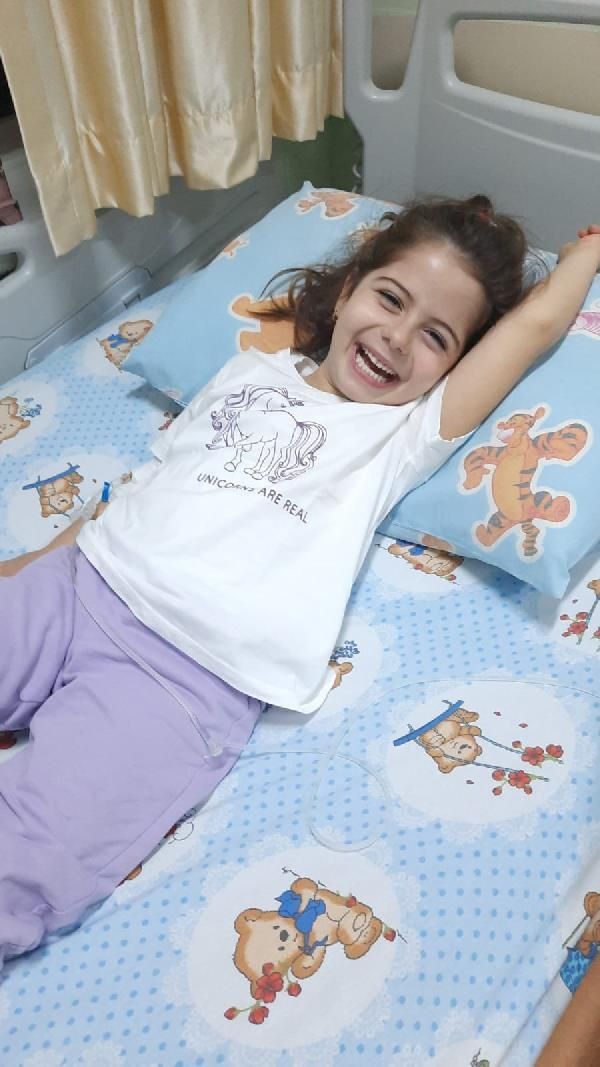 Rize'de lösemi hastası 6 yaşındaki Elisa, koronavirüse yenildi - Resim: 4