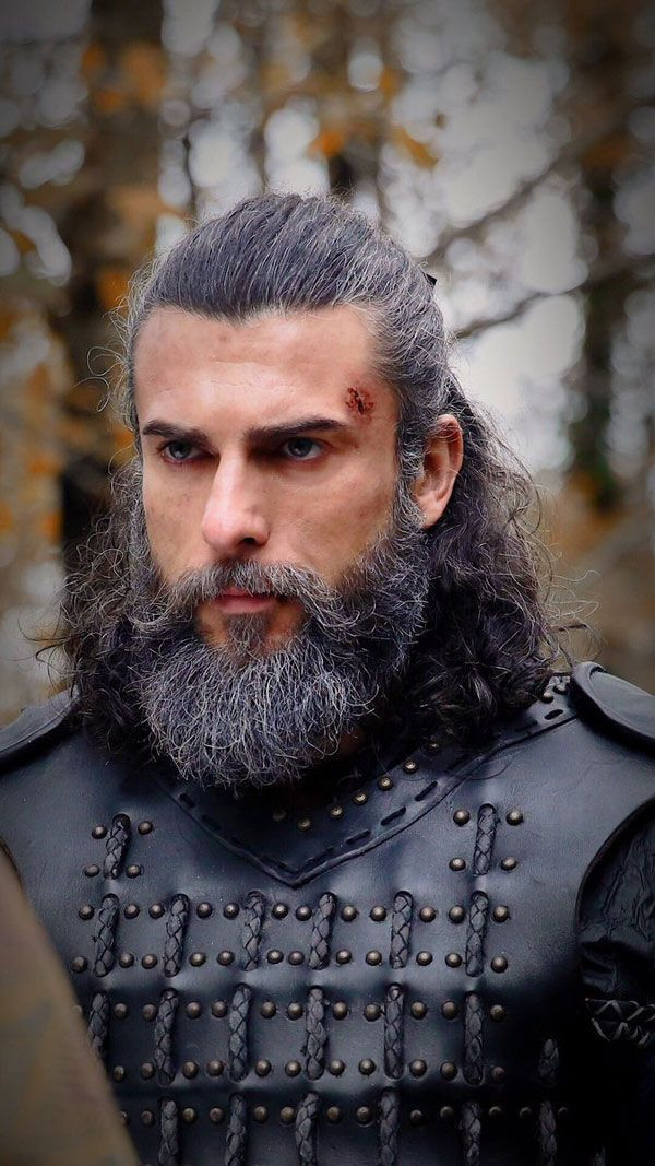 Diriliş Ertuğrul'un Turgut Alp'i sekiz yıllık aşkıyla mutluluğa evet dedi! - Resim: 2