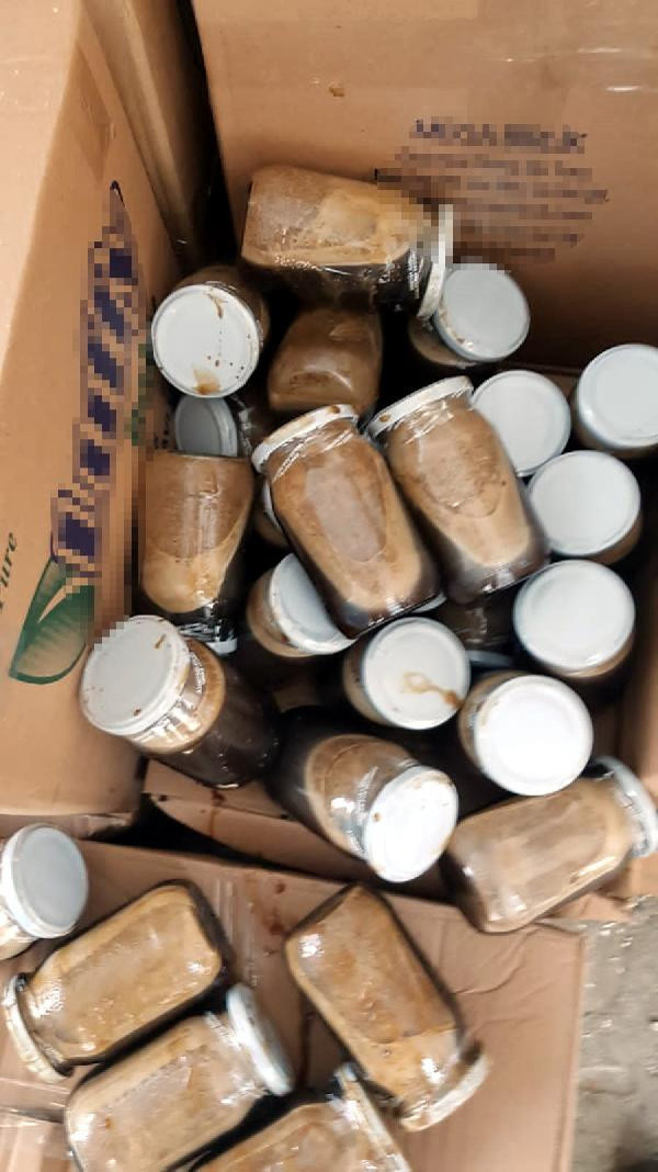 Adana'da bin 757 kavanoz içerisinde cinsel ürün ele geçirildi - Resim: 0