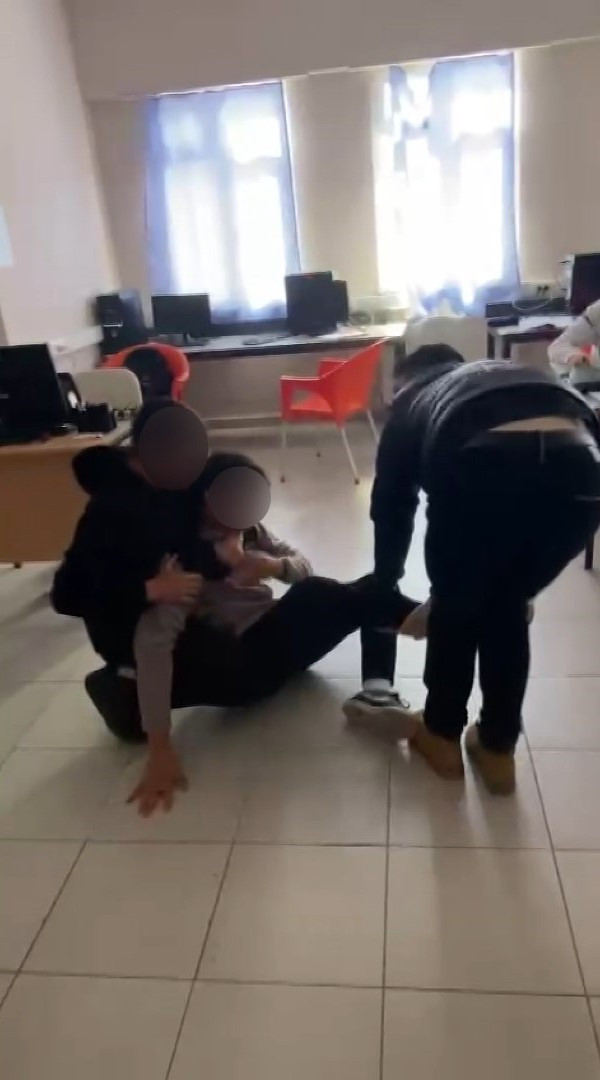 Önce telefonuna bir mesaj geldi! Gerçeği öğrenince dünyası başına yıkıldı - Resim: 1