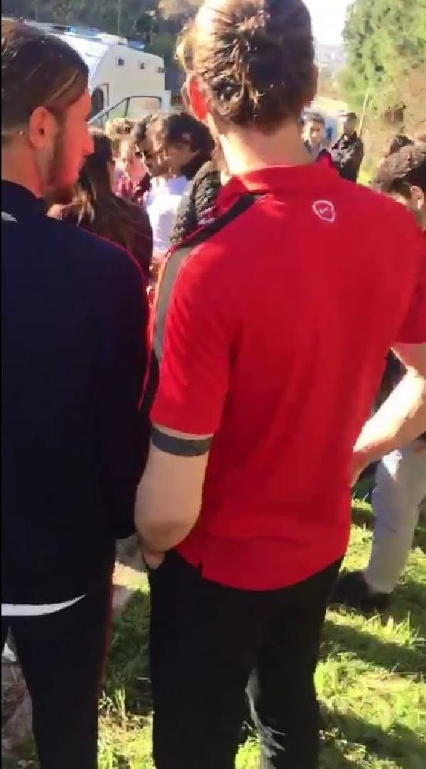 Ortalık can pazarına döndü milli futbolcu yardıma koştu! - Resim: 4